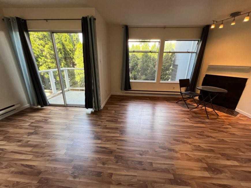 315 West 13th Avenue - Photo 2 of 10