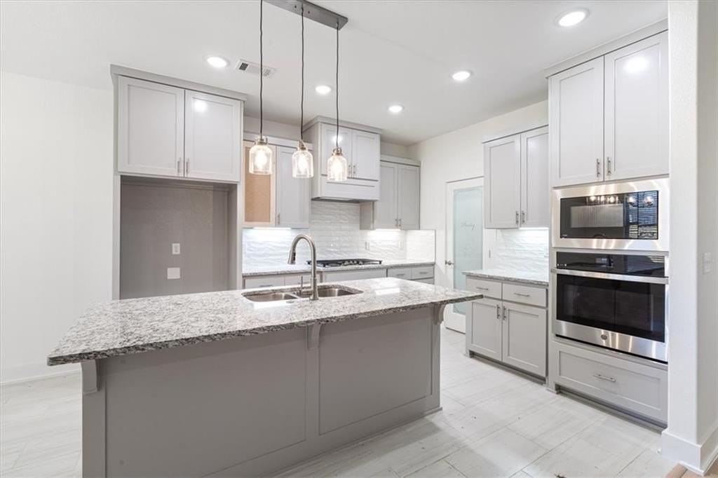 7004 Sw Basswood Ave - Photo 6 of 20