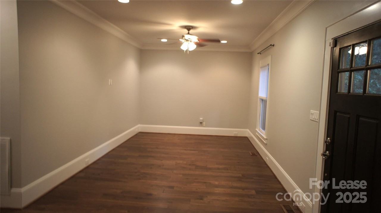 2014 Rozzelles Ferry Rd - Photo 6 of 34