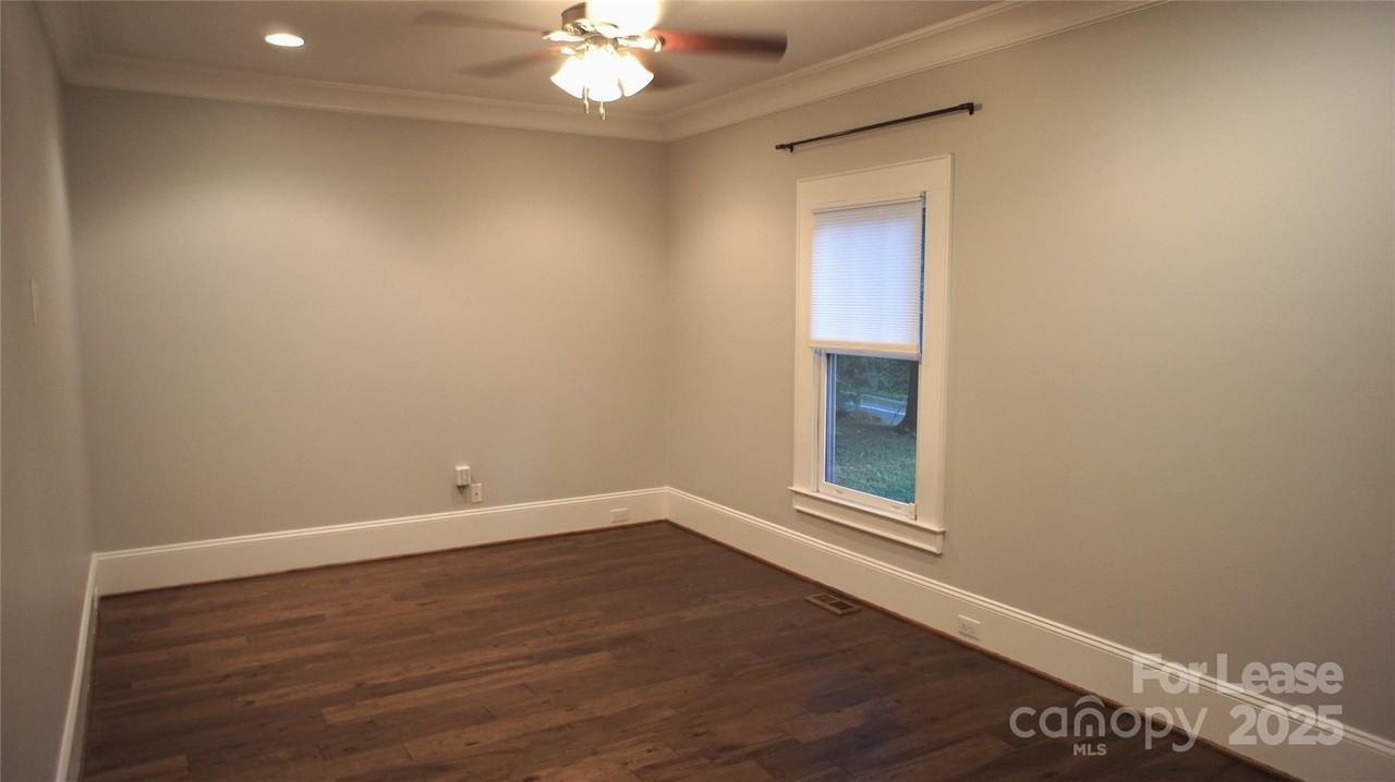 2014 Rozzelles Ferry Rd - Photo 7 of 34