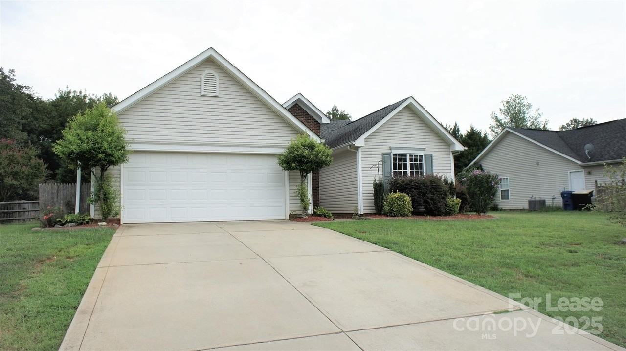 2309 Ivy Run Dr - Photo 2 of 48