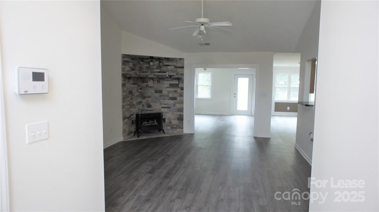 2309 Ivy Run Dr - Photo 4 of 48