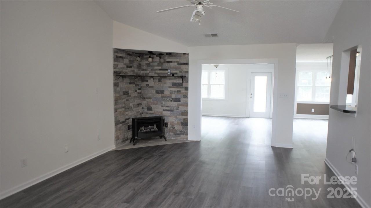 2309 Ivy Run Dr - Photo 7 of 48