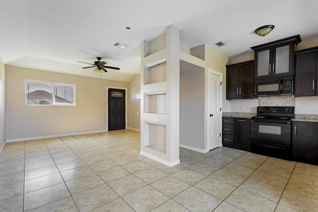 2680 Oak Manor Dr - Photo 7 of 42