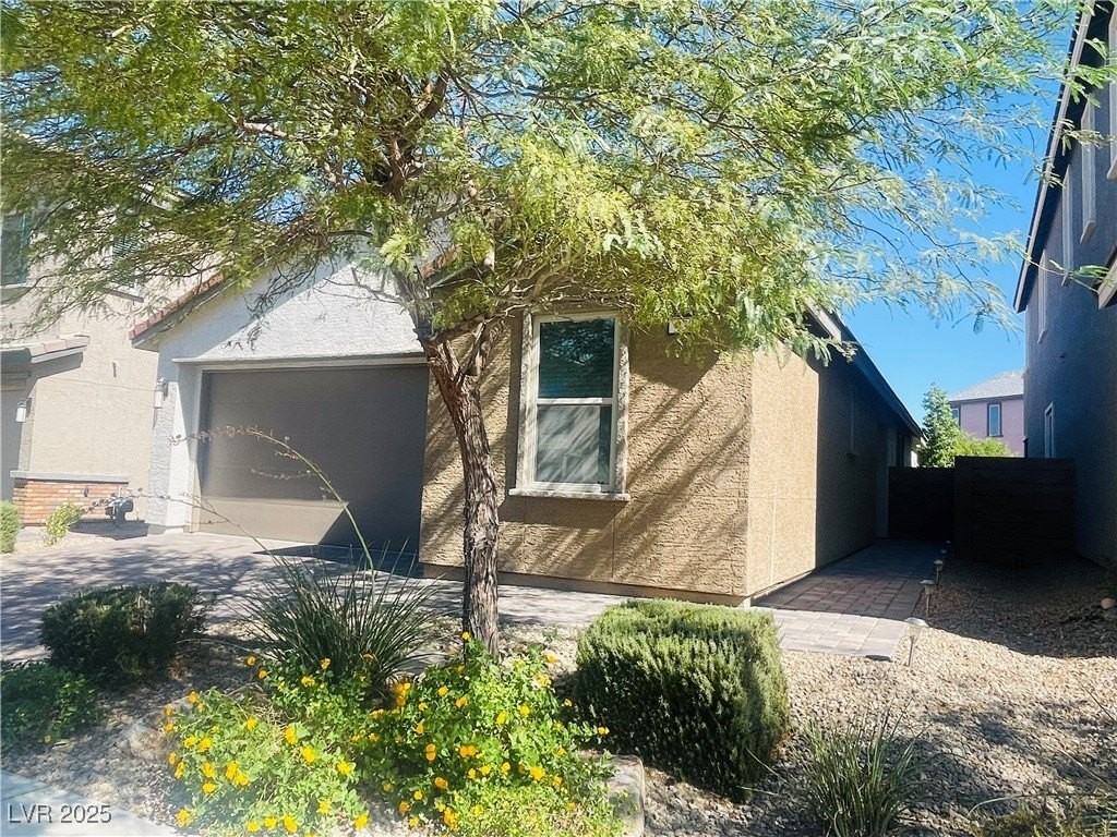 930 Bayberry Ridge St - Photo 3 of 40