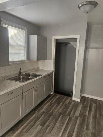 13831 Carlisle Street - Photo 4 of 8