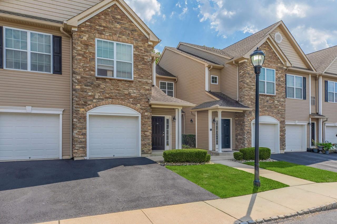 Verdana - Photo 2 of 50