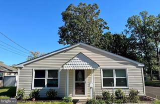 402 Maple Ave - Photo 1 of 1