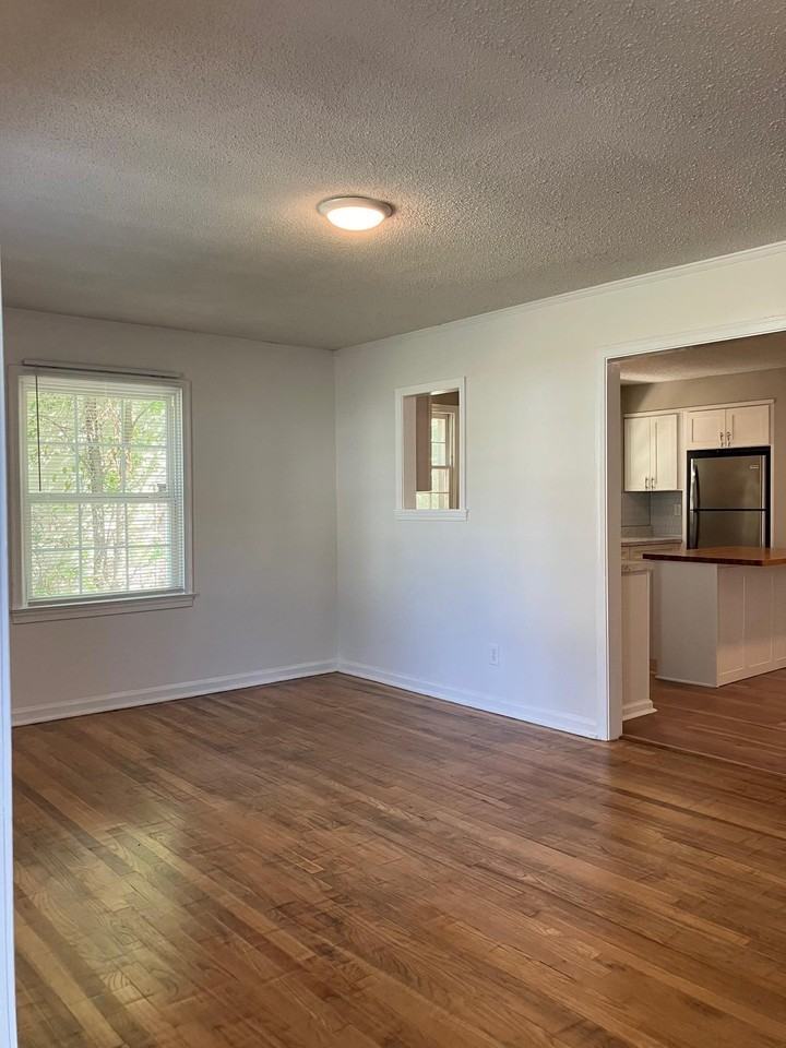 3815 Vanuys Rd - Photo 4 of 17