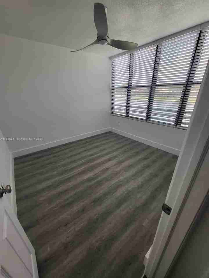 1236 N Hiatus Rd #1236 - Photo 4 of 19