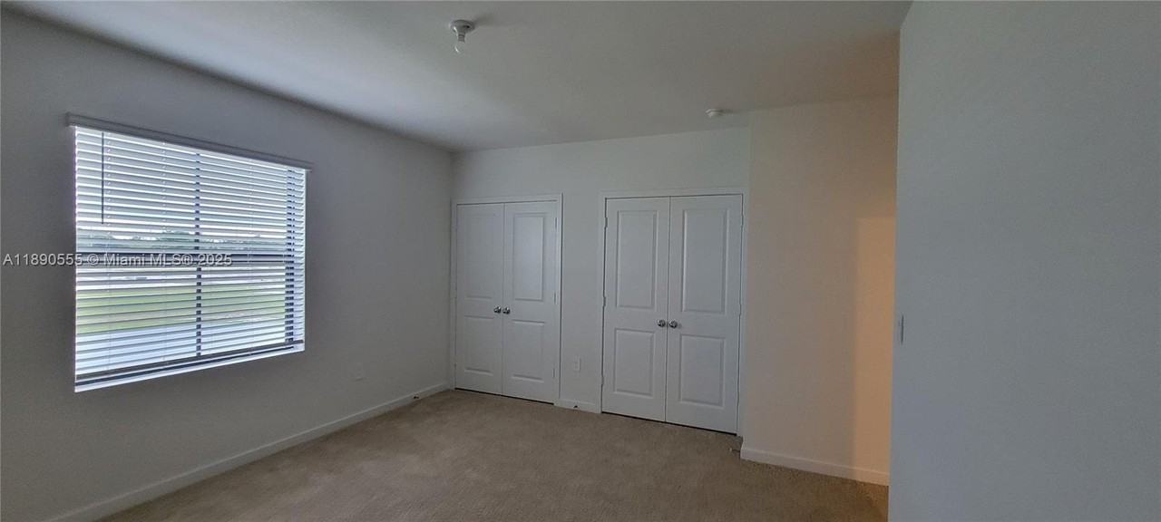 1461 Ne 5th Ave #1461 - Photo 5 of 9