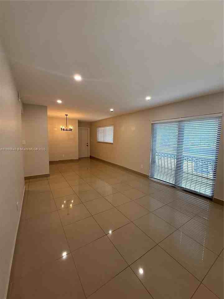 100 Se 5th Ave #1 - Photo 7 of 31