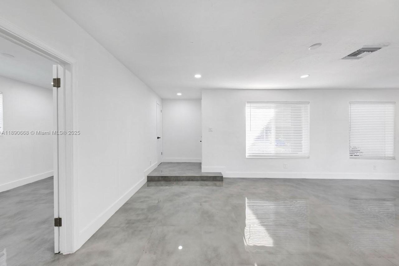 3210 N 72nd Way - Photo 4 of 30