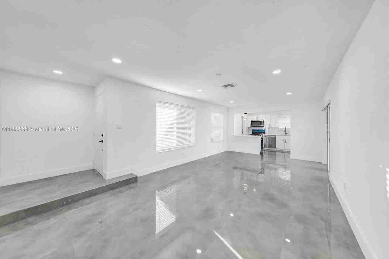 3210 N 72nd Way - Photo 5 of 30