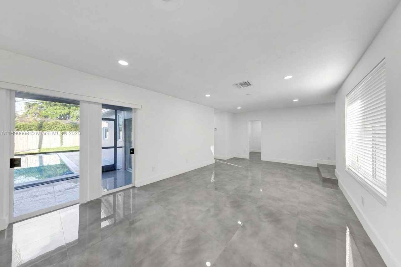 3210 N 72nd Way - Photo 6 of 30