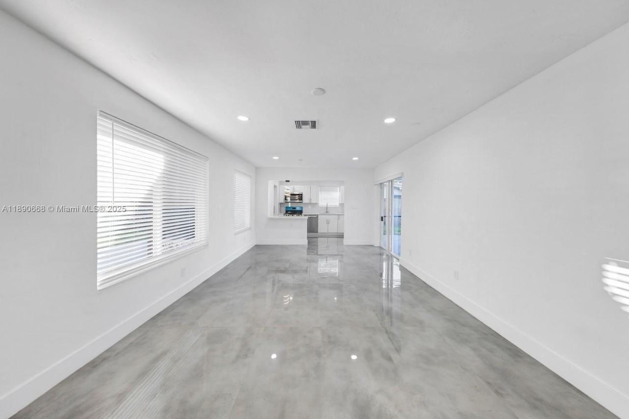 3210 N 72nd Way - Photo 7 of 30