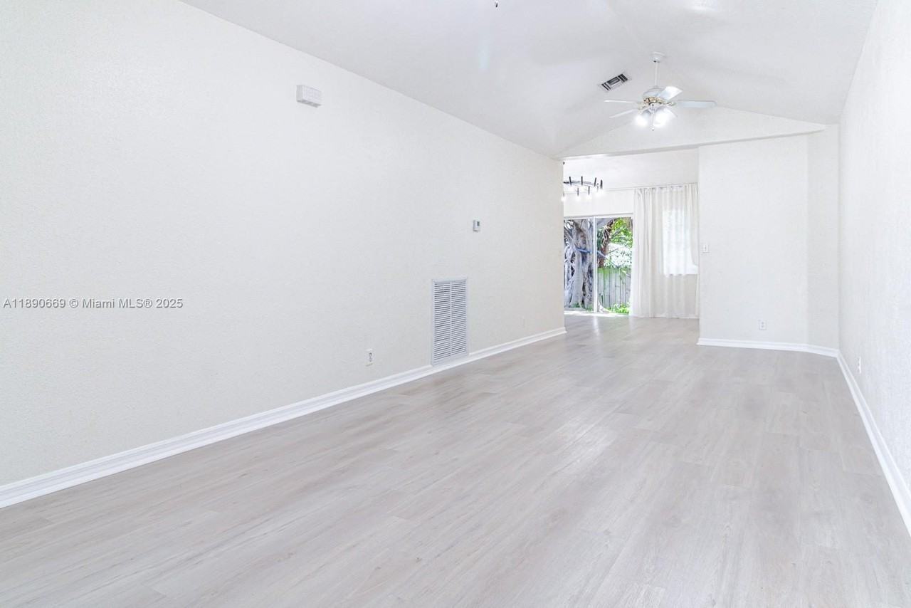 116 Nw 6th Ave - Photo 7 of 28