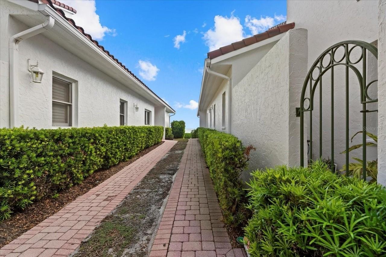 2254 Harbour Court Dr - Photo 3 of 50