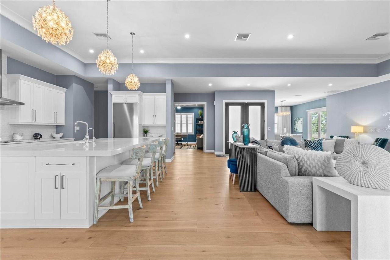 107 12th St - Photo 6 of 50