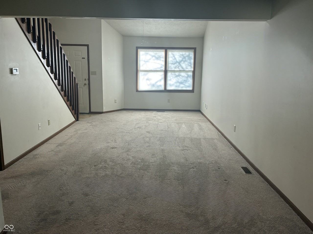 1131 Anthony Ct - Photo 3 of 10