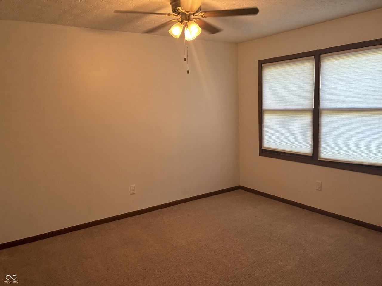 1131 Anthony Ct - Photo 7 of 10