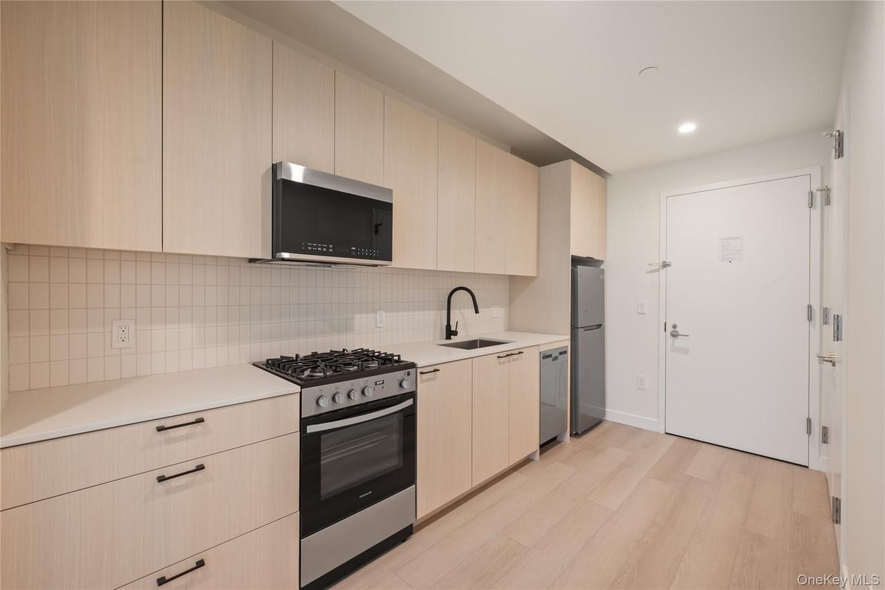 15310 Unit #804 88th Avenue - Photo 7 of 19