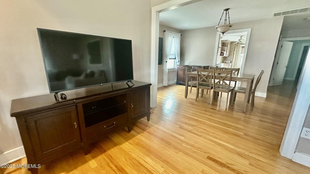 221 16th Ave - Photo 4 of 25