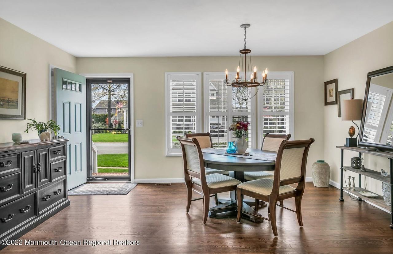 814 Pitney Dr - Photo 3 of 22