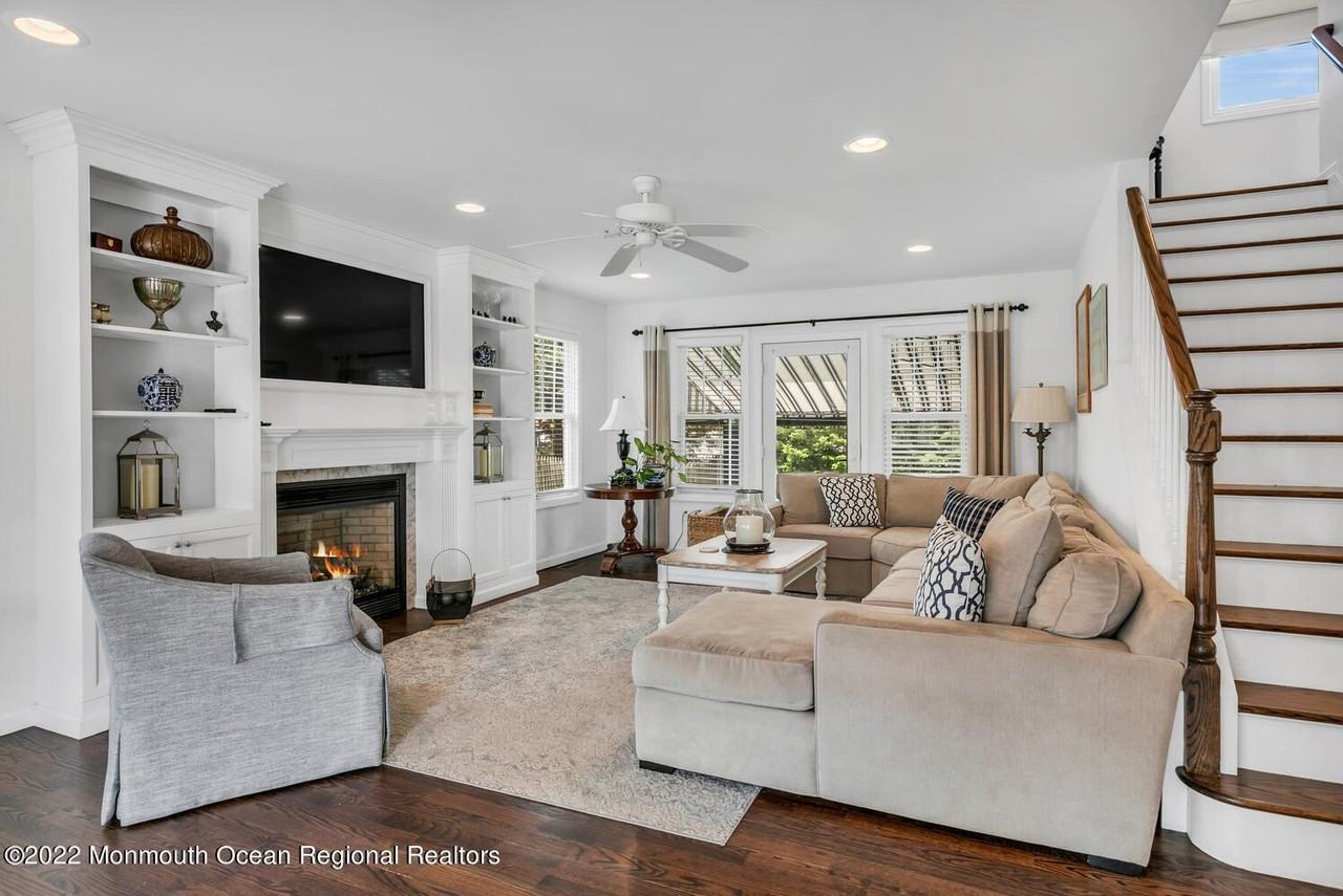 814 Pitney Dr - Photo 5 of 22