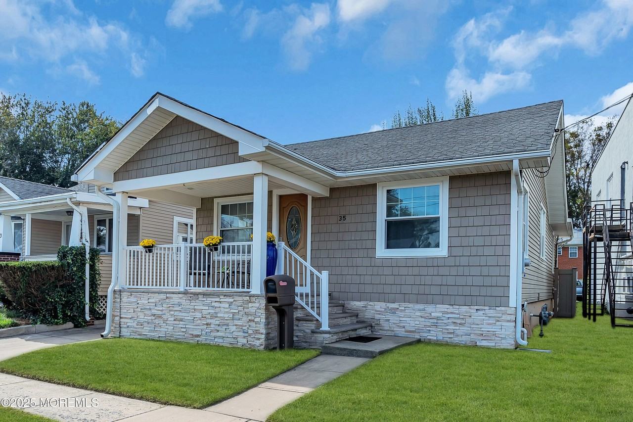 35 Lipman Pl - Photo 2 of 32