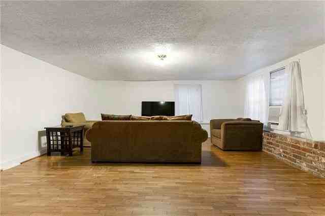 7222 Burthe St - Photo 4 of 10