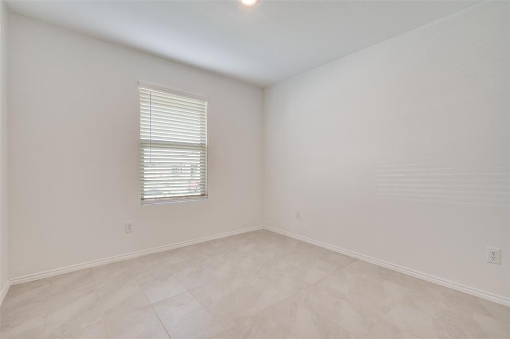 14142 Birch Farm Dr - Photo 5 of 15