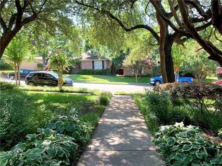 7022 Kingsbury Drive - Photo 2 of 18