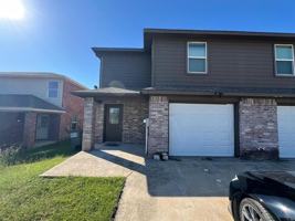 featured image of 711 E College St