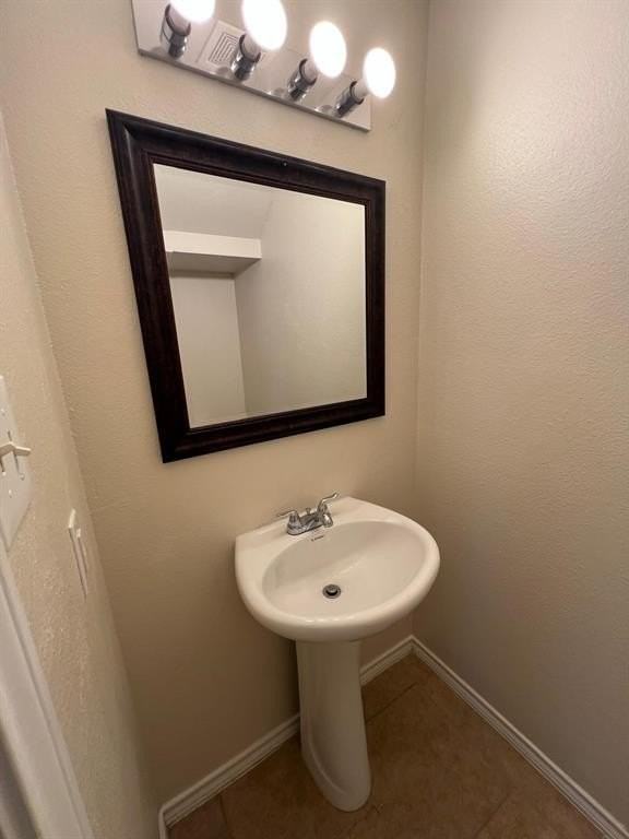 711 E College St - Photo 5 of 14