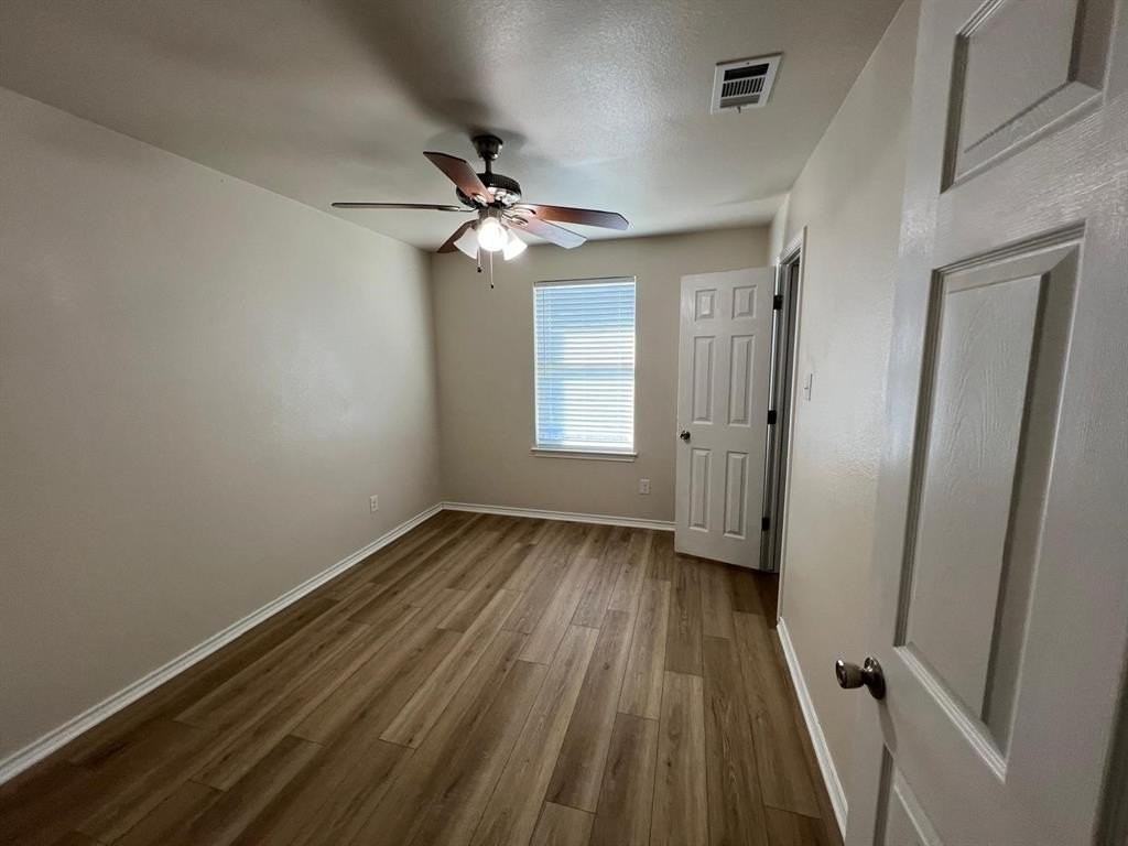 711 E College St - Photo 7 of 14