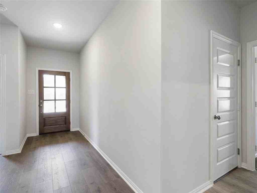 1904 Saint James Place Ln - Photo 5 of 24