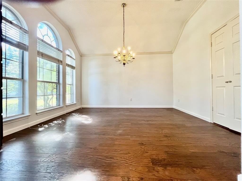 2241 Dampton Dr - Photo 2 of 21