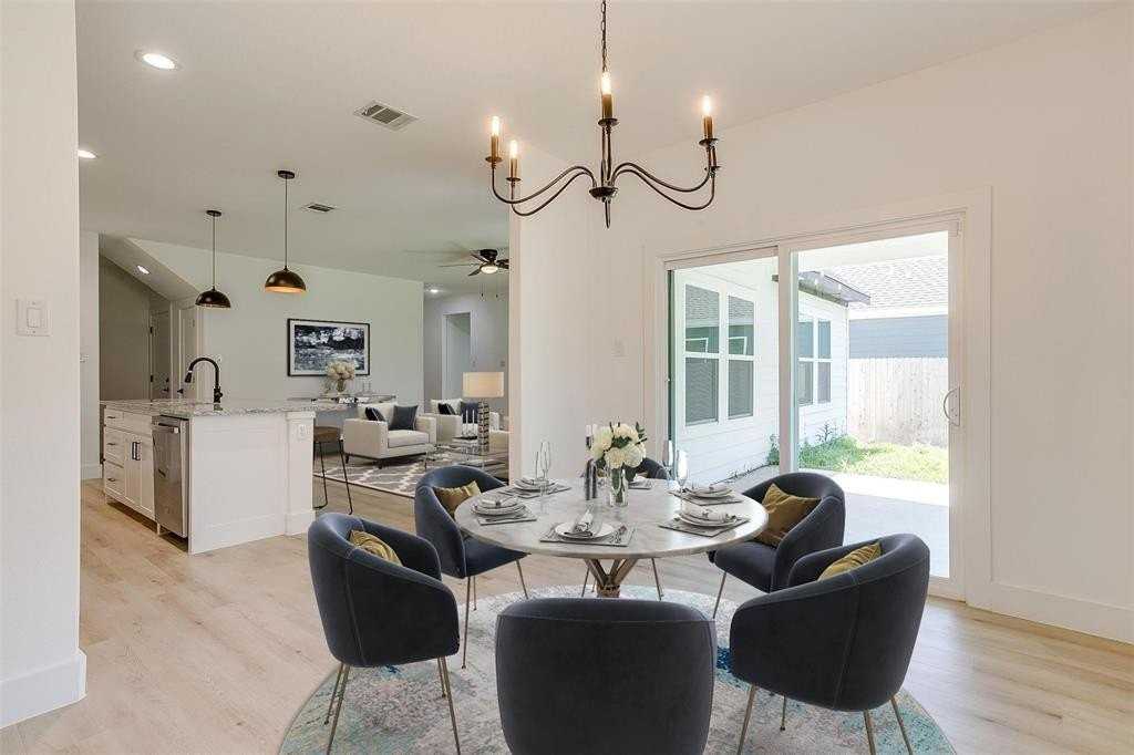 813 Stamps Ave - Photo 2 of 17