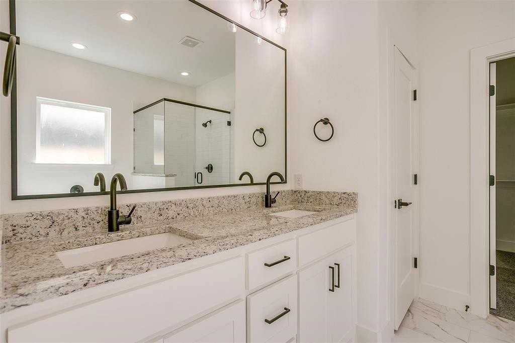 813 Stamps Ave - Photo 7 of 17