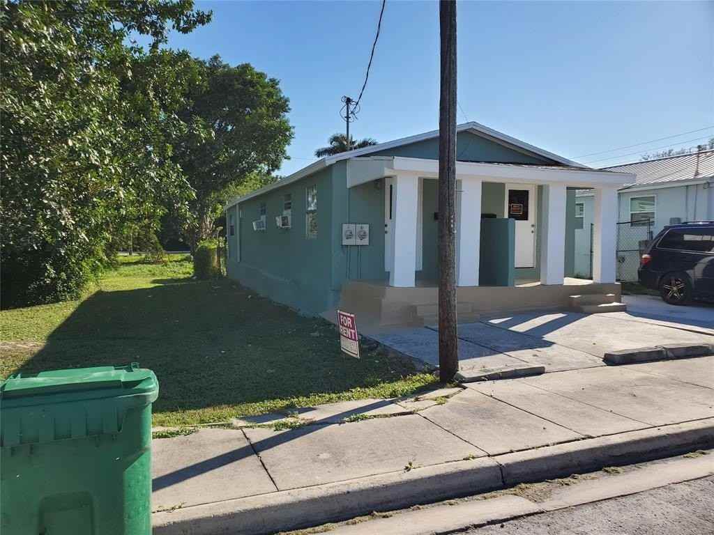 258 Adams Pl #2 - Photo 3 of 25