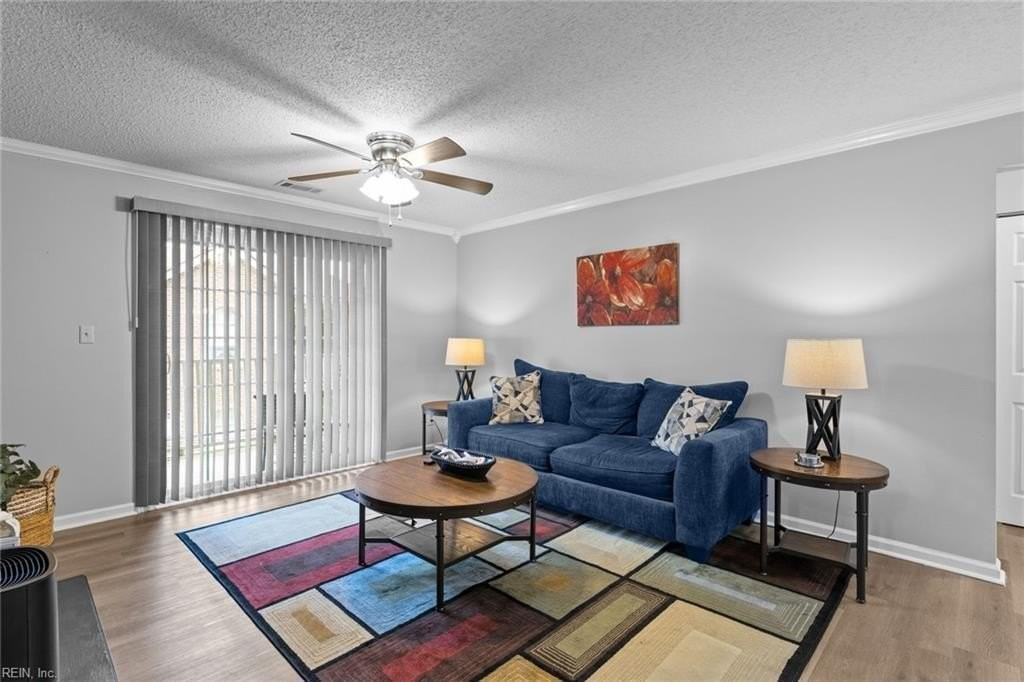 538 Pineland Cir #204 - Photo 3 of 33