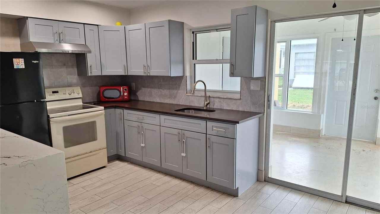 12125 Dorado Dr - Photo 2 of 7