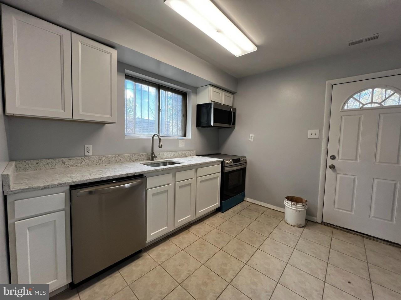 4930 Eads Pl Ne - Photo 5 of 23