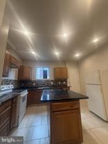 2753 W Fairmount Ave - Photo 1 of 1