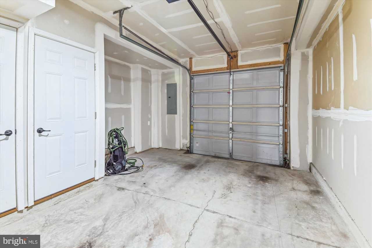 7226 Abbey Road - Photo 5 of 22