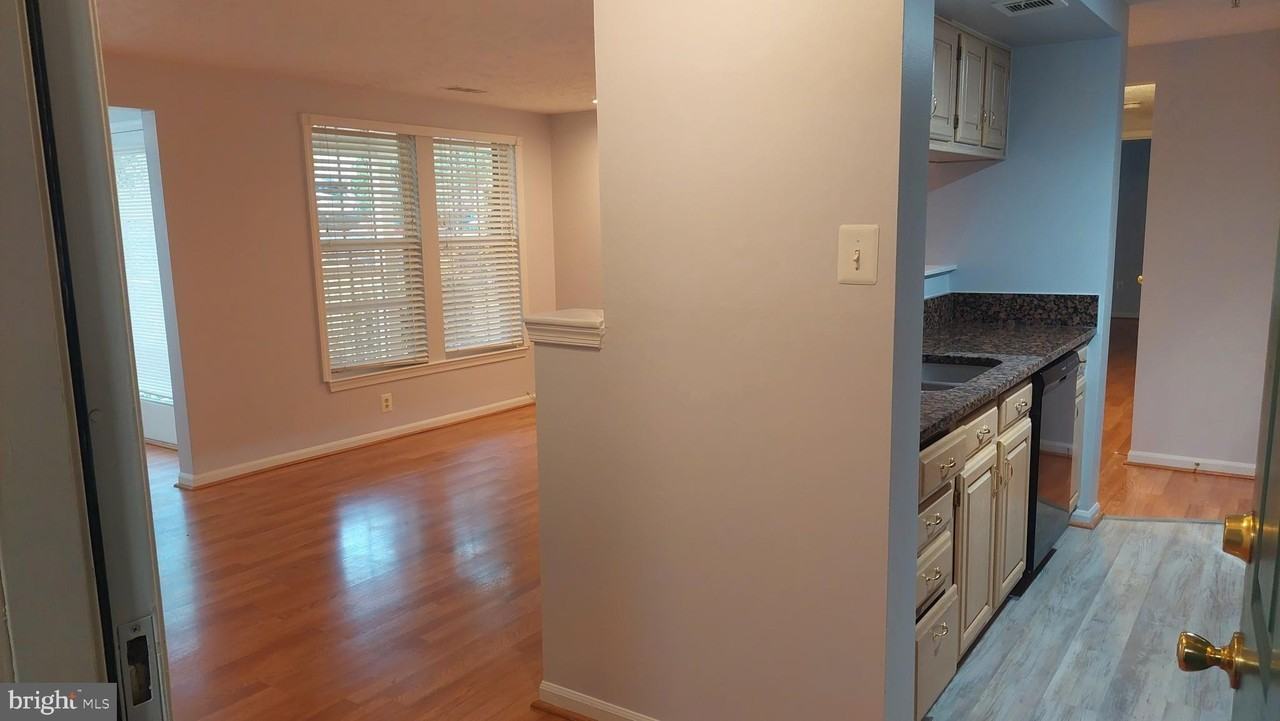 13107 Briarcliff Ter Unit 2-203 #2-203 - Photo 4 of 50