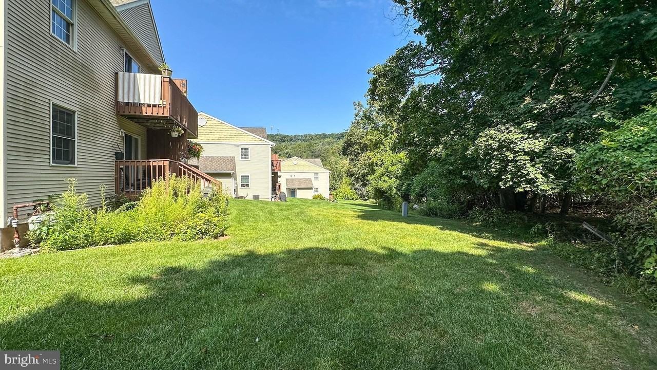 611 Maplewood Ave - Photo 6 of 15