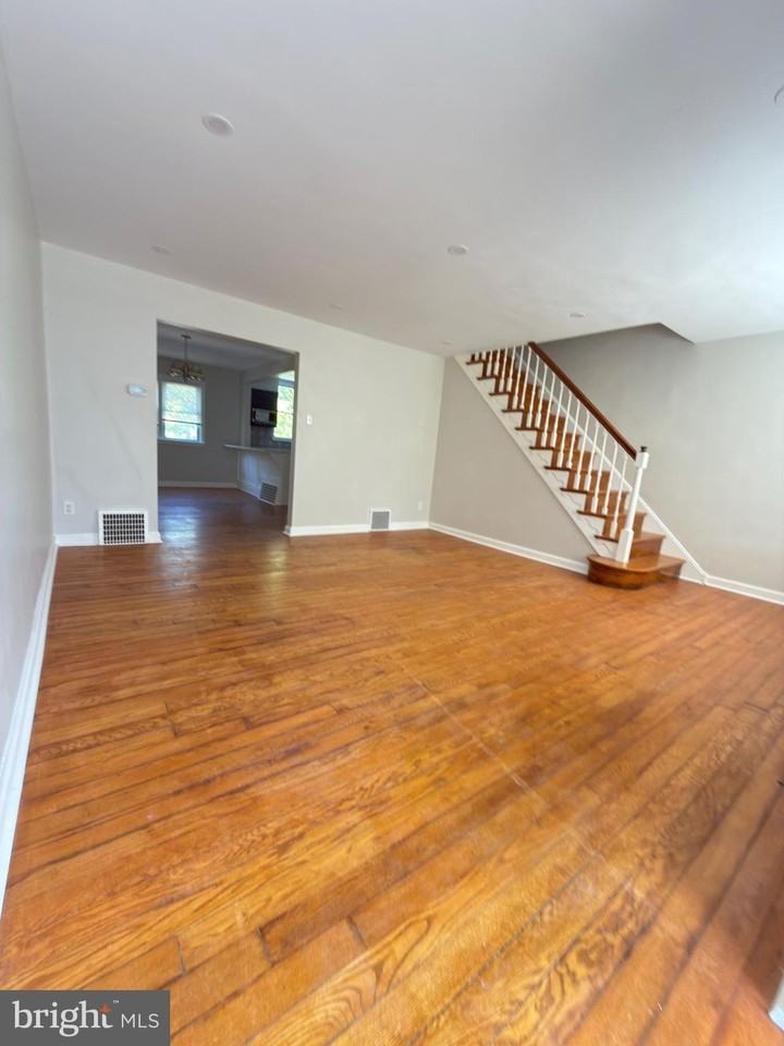 268 S Bayberry Ln - Photo 4 of 16