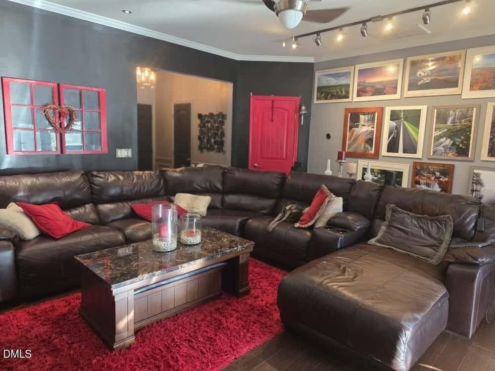 220 Olivet Loop - Photo 5 of 36